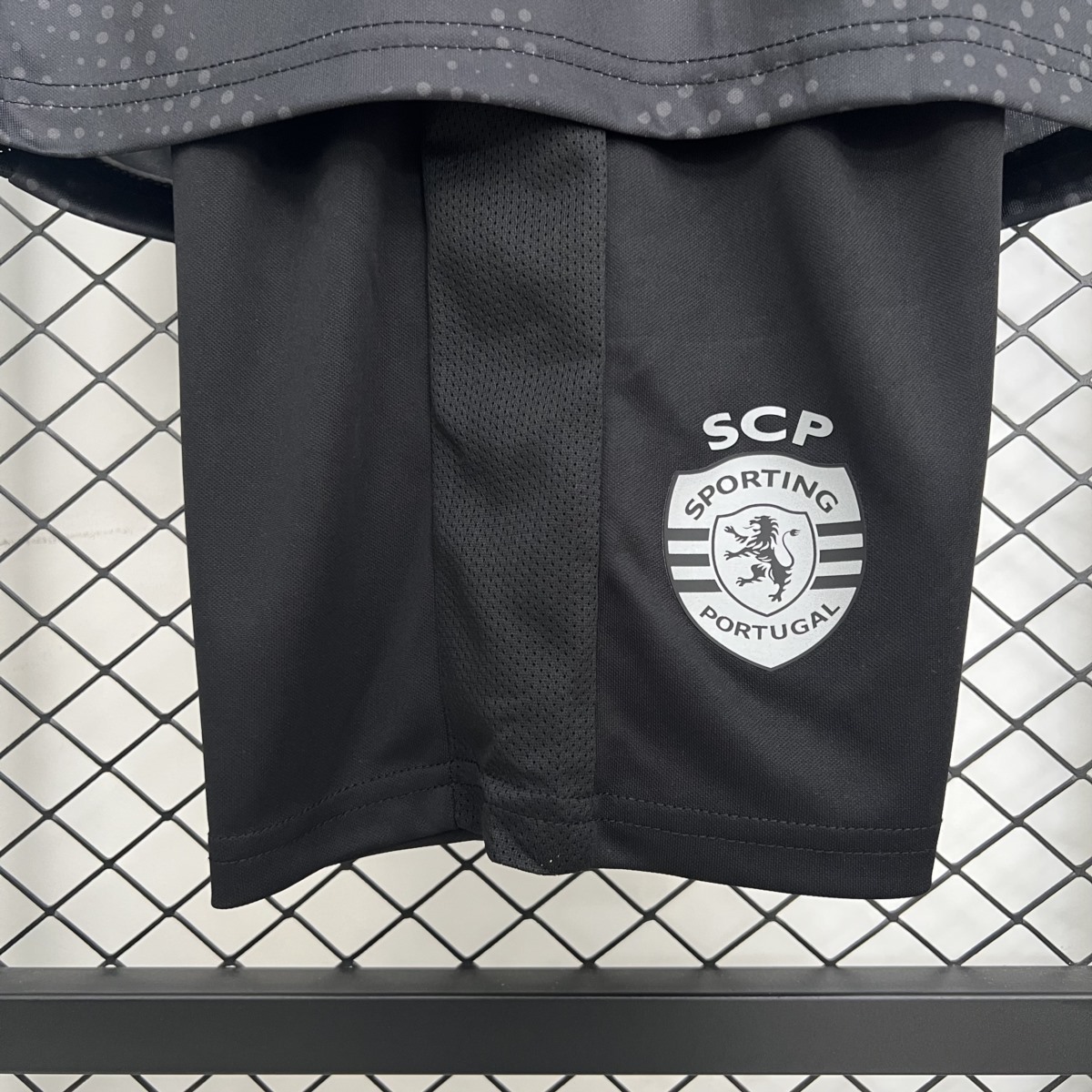 2025/26 Sporting Lisbon Special Edition Black jersey kids Kits size: 16-28