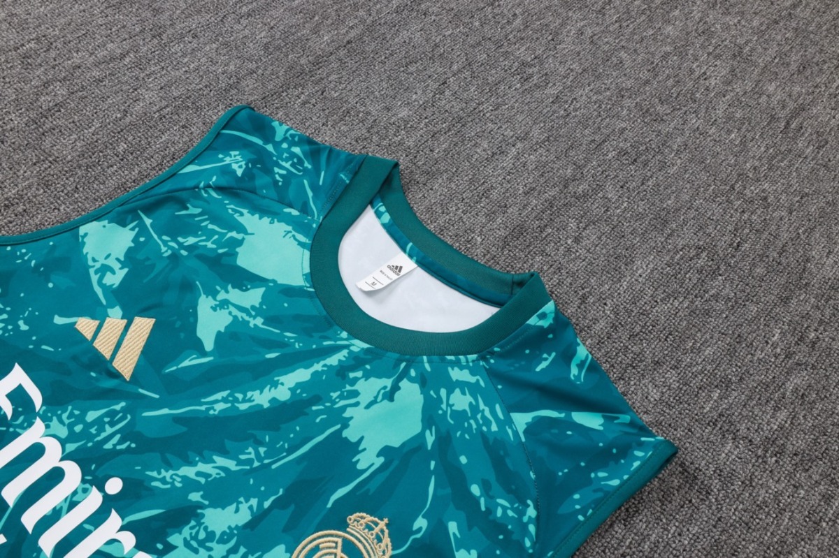 2026 Real Madrid Dark green Training Set Shirt andShorts