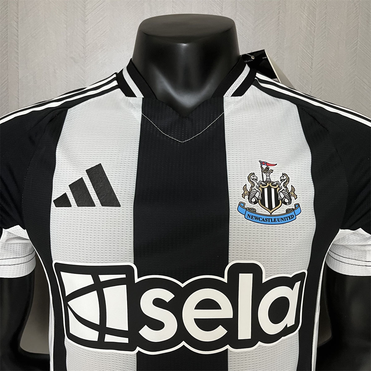 24/25 Newcastle United Home Jersey Player Version