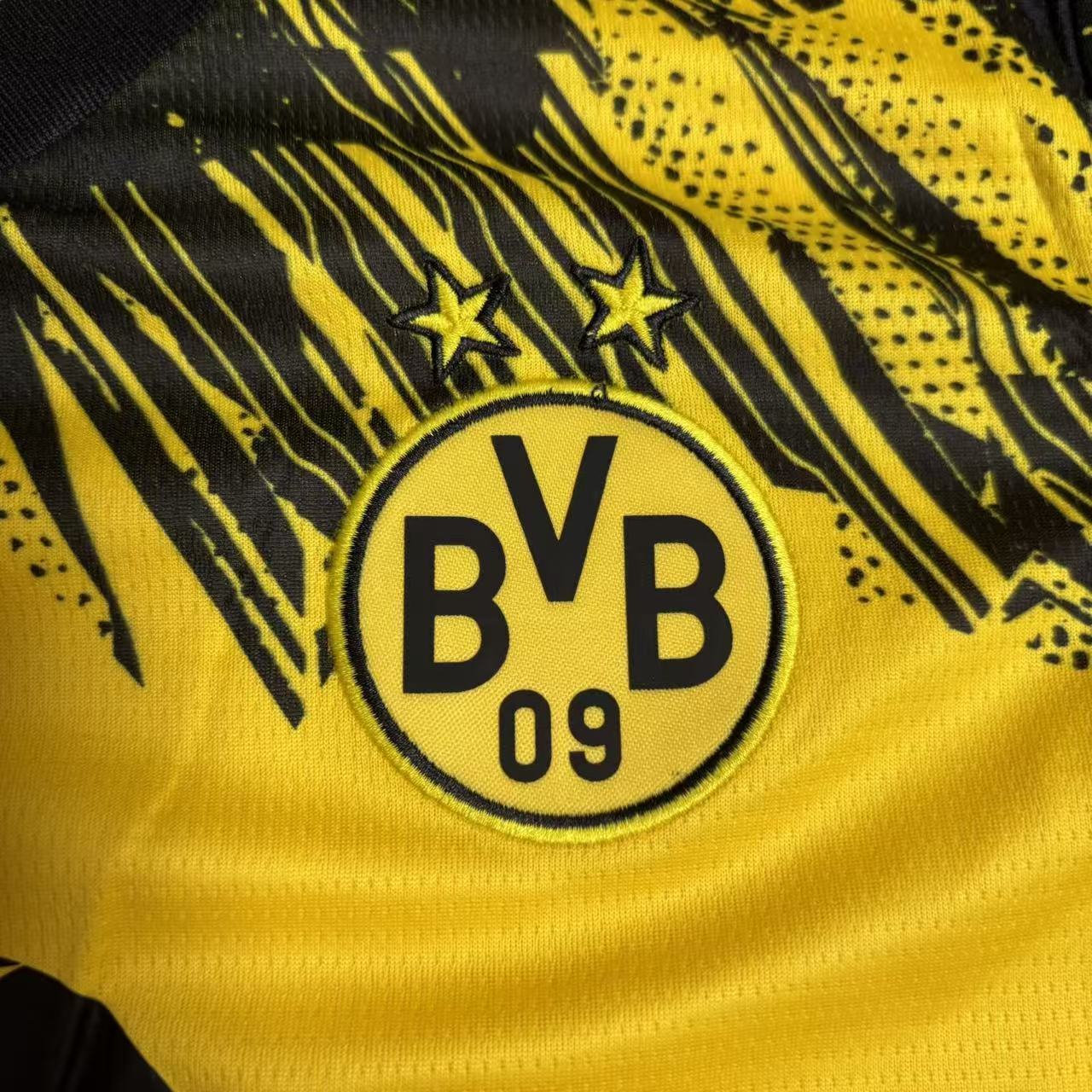 25/26 kids Dortmund home jersey Kid Kits Size 16-28