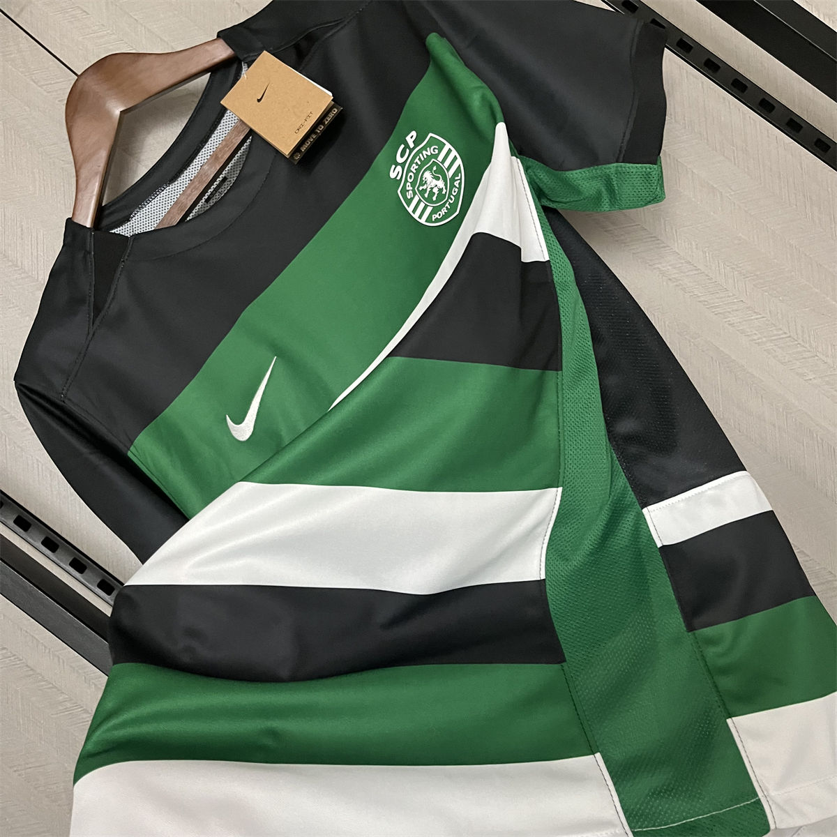 2024/25 Sporting Lisbon Home Jersey Fan Version