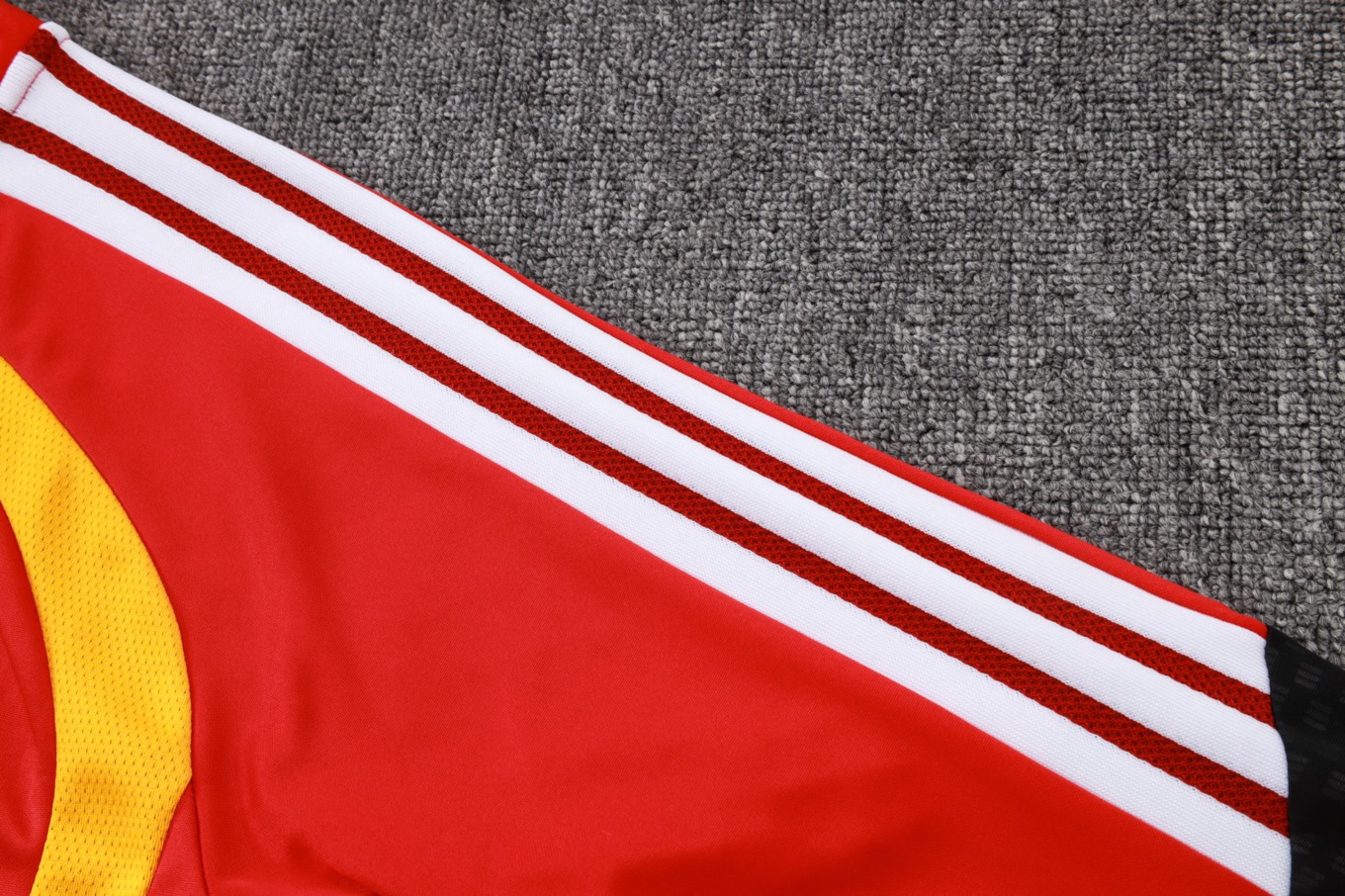 2026 Germany Red Long-sleeved half-pull training kit