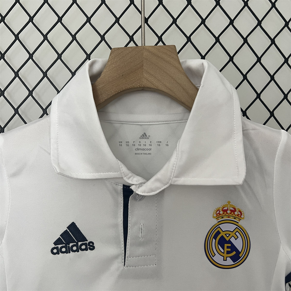 Retro Real Madrid 16/17 home jersey Kid Kits Size 16-28