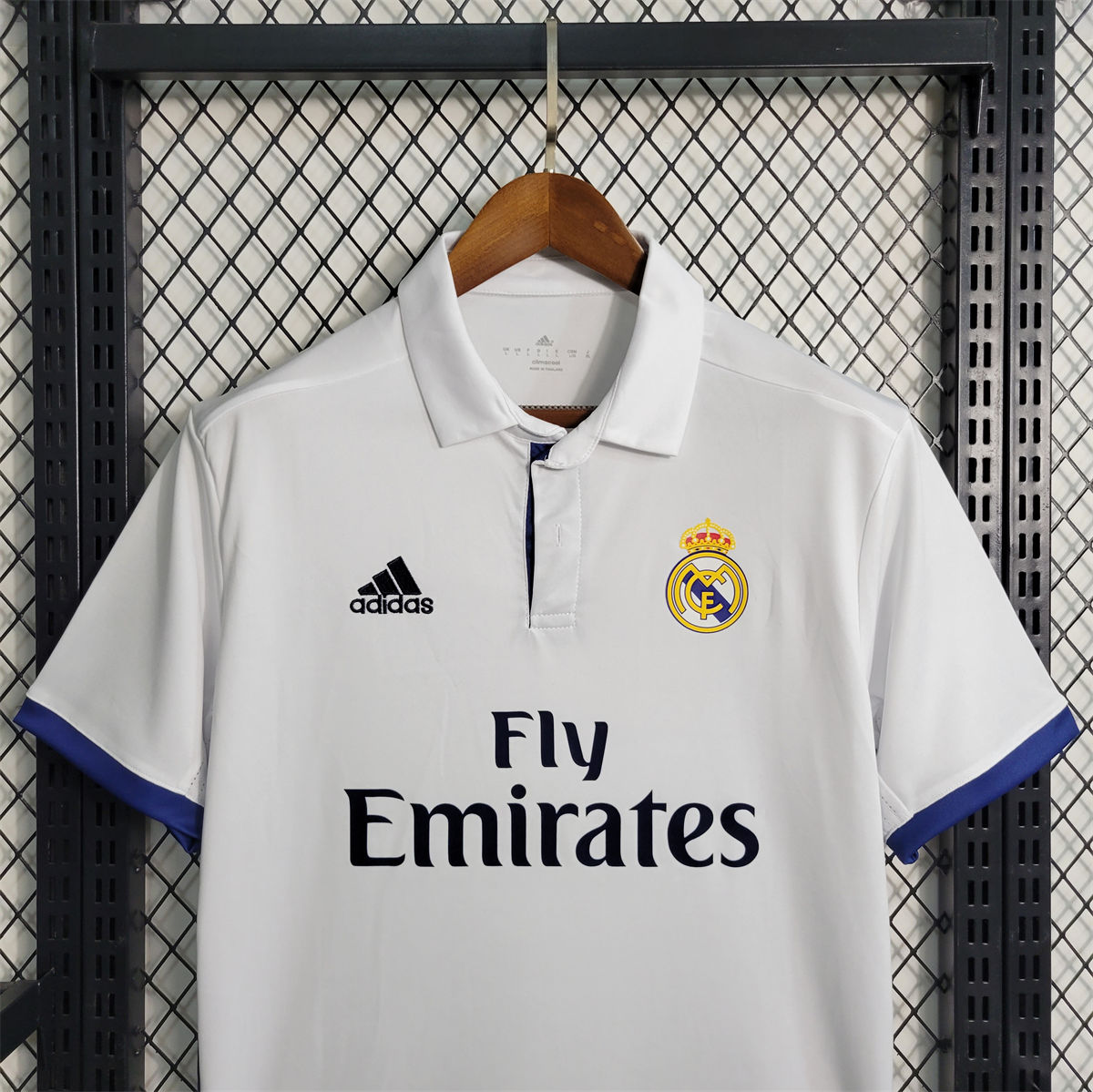 Retro Real Madrid 16/17 Home jersey Fan Version