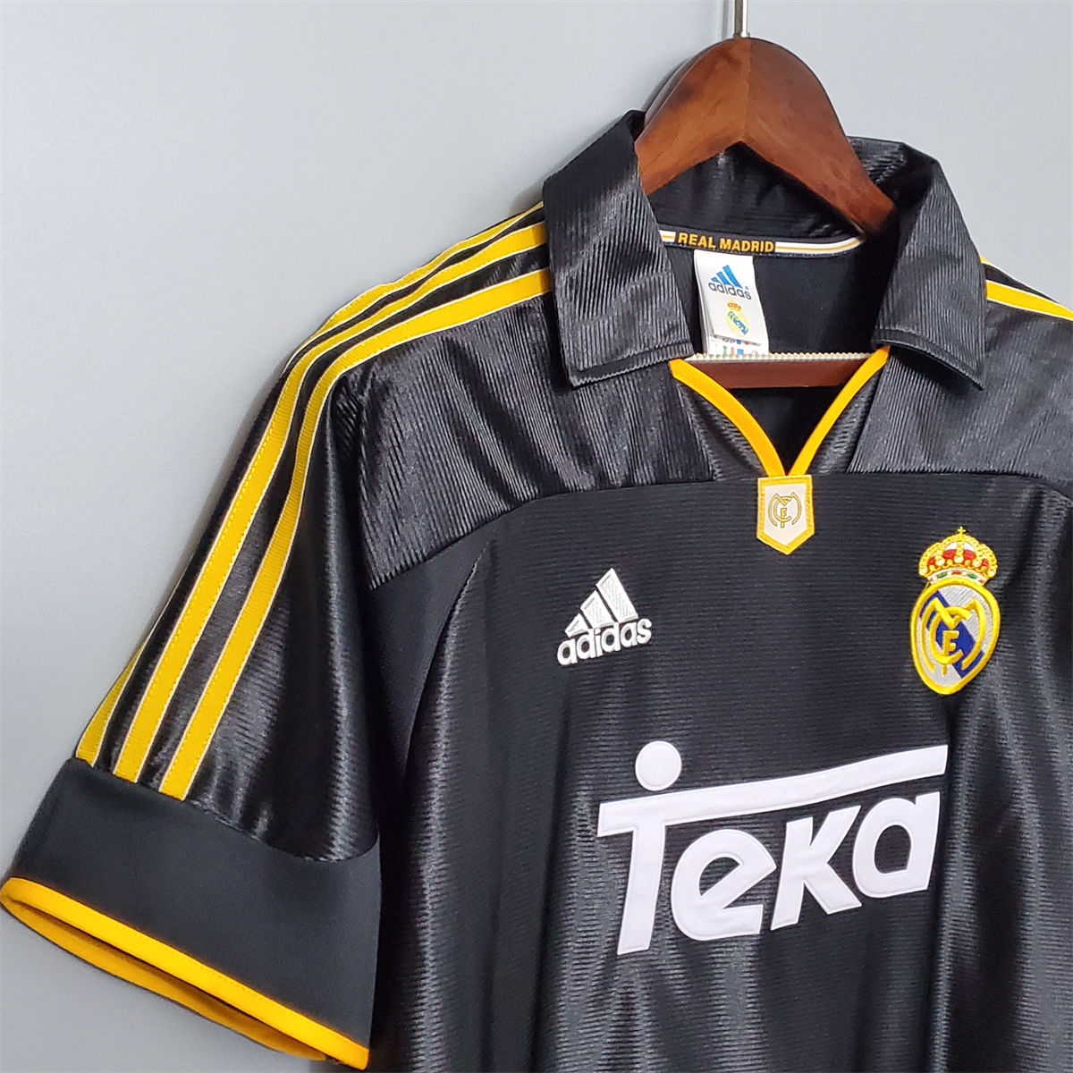 Real Madrid Retro 98/99 Third Away jersey Fan Version