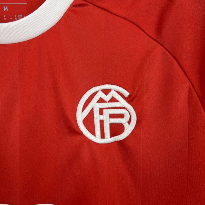 2025/26 Bayern Munich Goalkeeper Red Jersey Fan Version