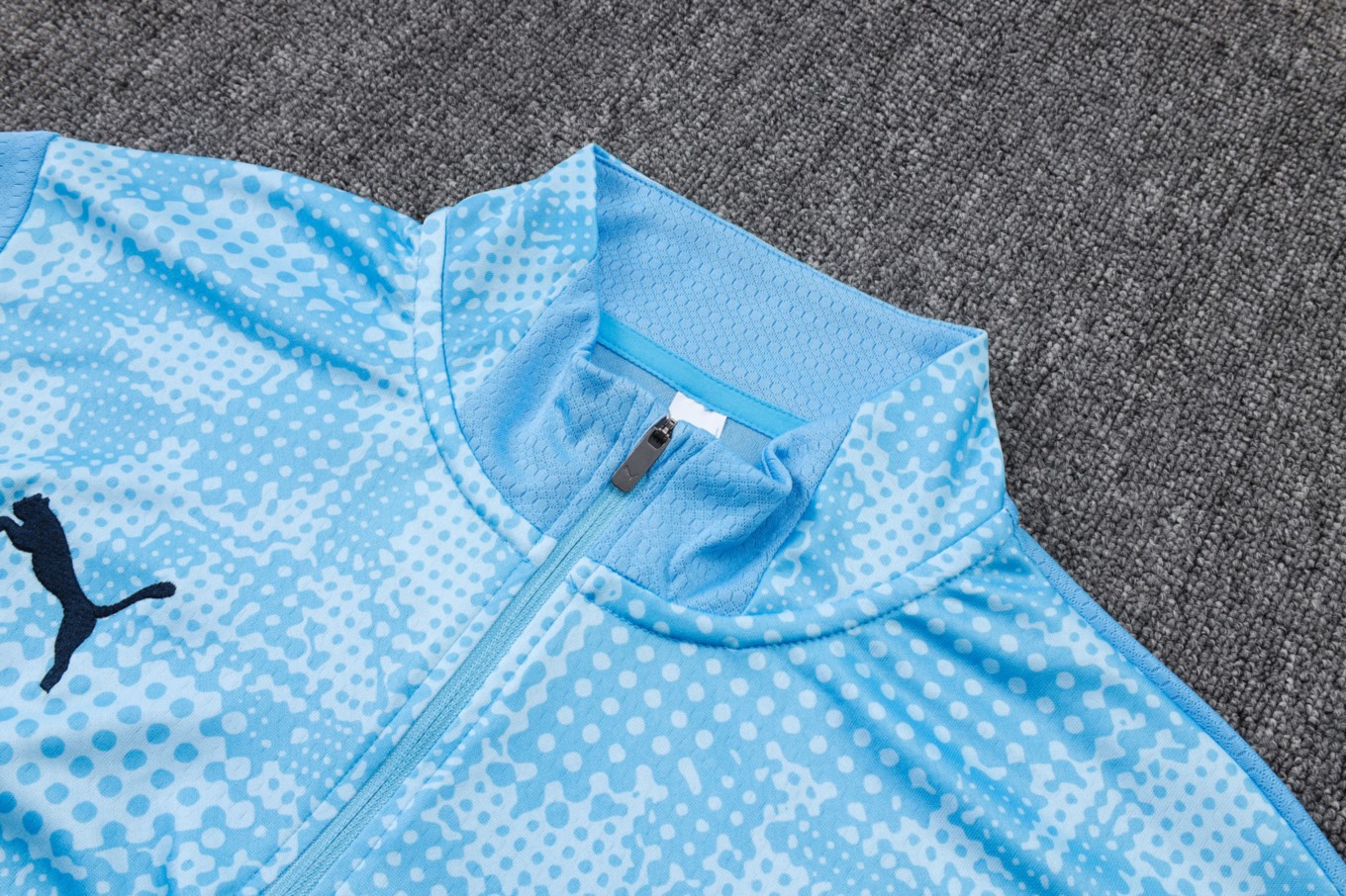 202526 Manchester City Light blue Long-sleeved half-pull training kit Football team kit