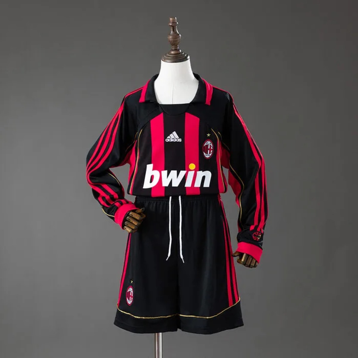 Retro AC Milan 2006/07 Home Kid Kits