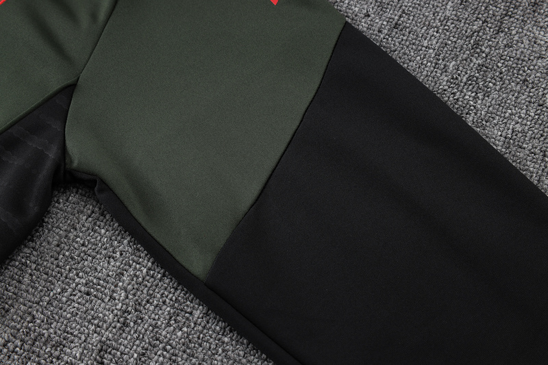 202526 Bayern Munich Dark green Long-sleeved half-pull training kit Football team kit