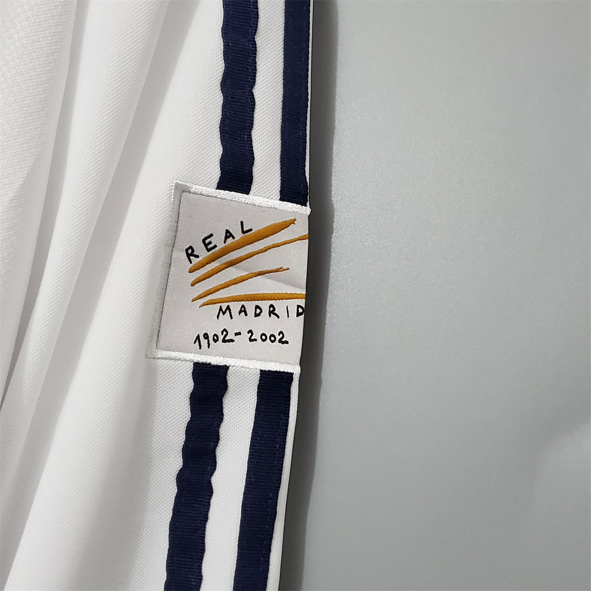 Retro Real Madrid 2002 Home jersey Home Long Sleeves Fan Version