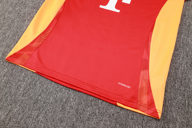 24/25 Bayern Munich Red Long-sleeved half-pull training kit Football team kit