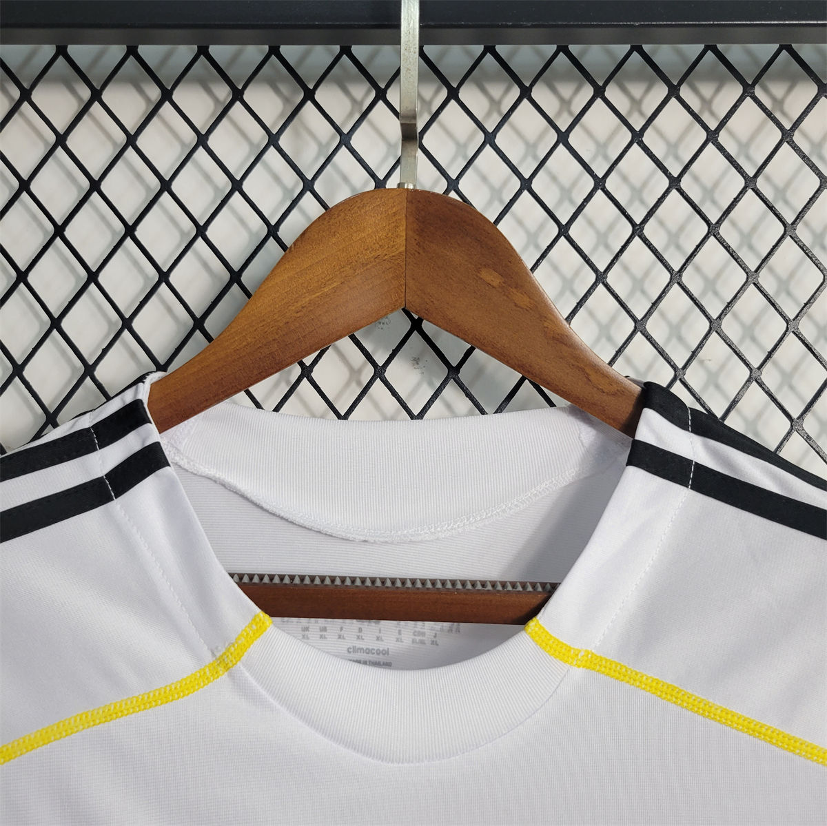 Retro Real Madrid 09/10 Third home jersey Fan Version