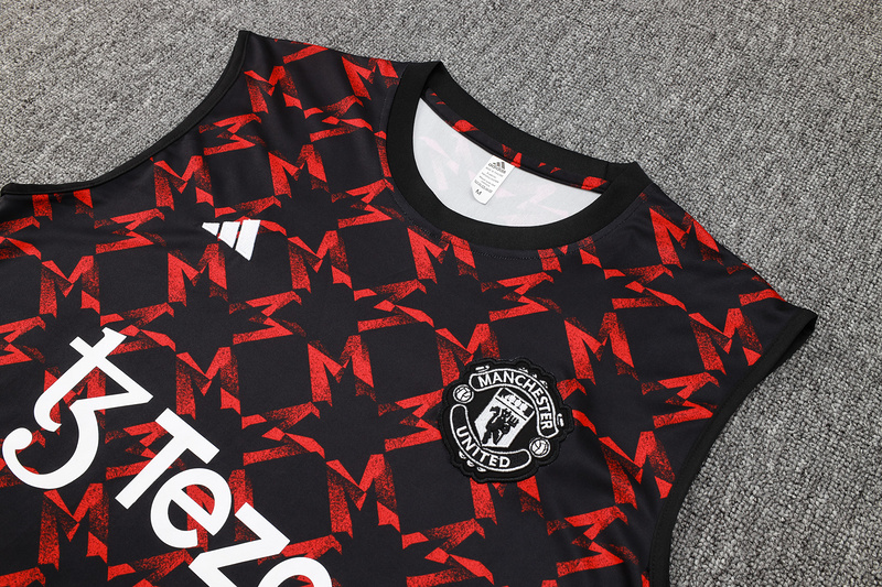 24/25 Manchester United Black red Training Set Shirt and Shorts