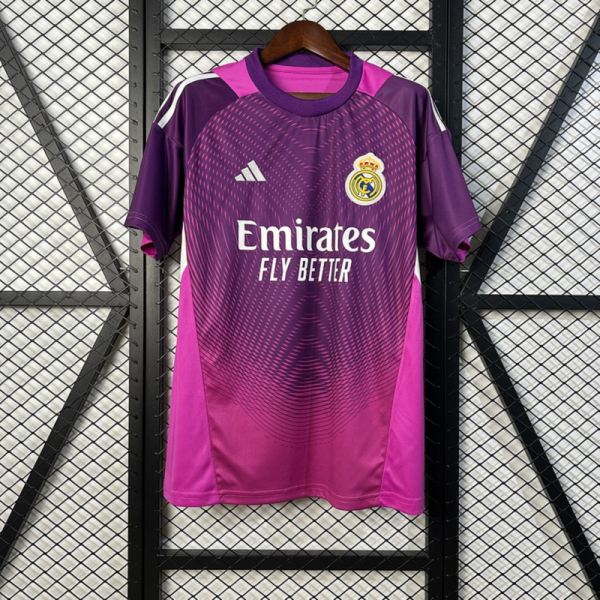 2025/26 Real Madrid Goalkeeper Pink jersey Fan version