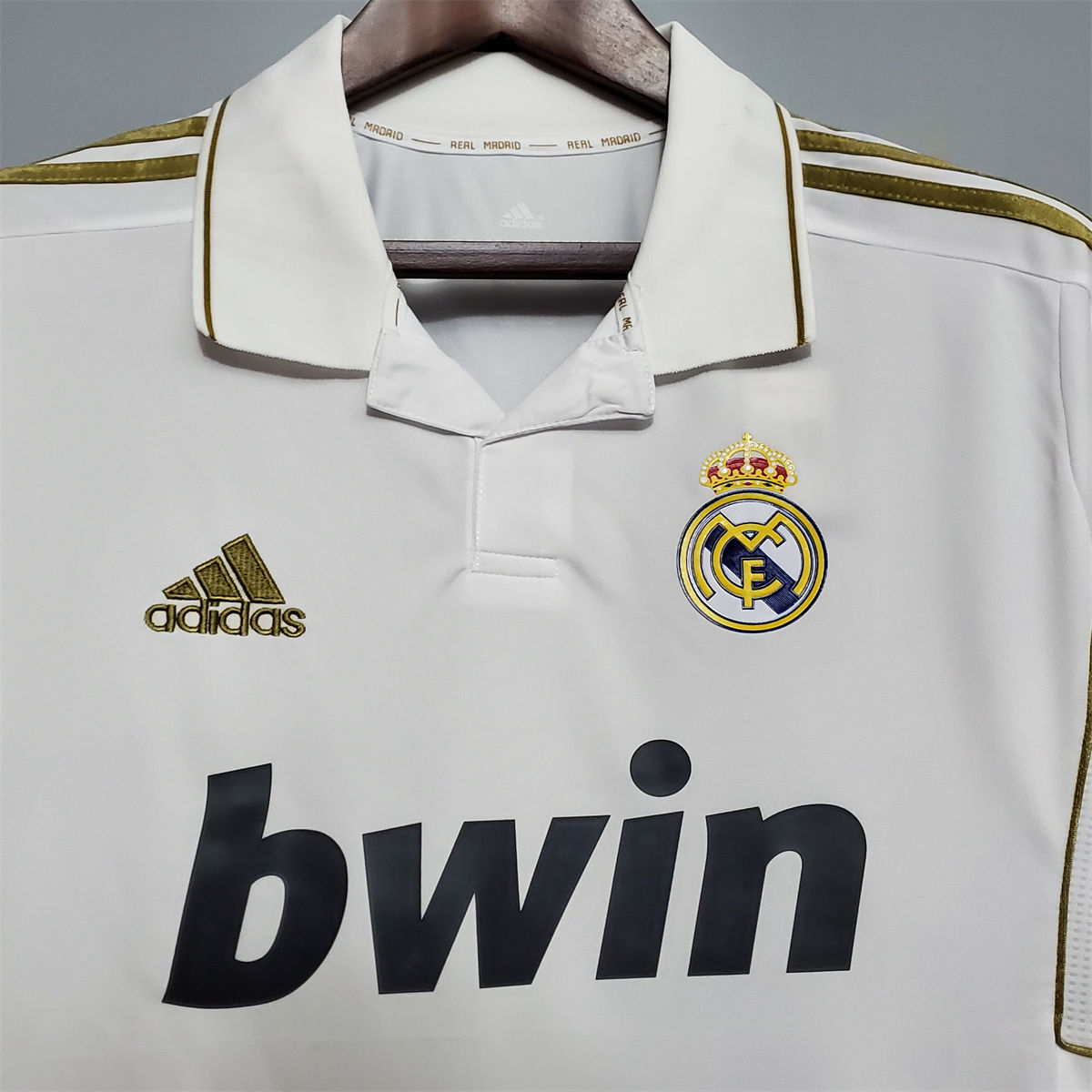 Retro Real Madrid 11/12 home jersey Fan Version