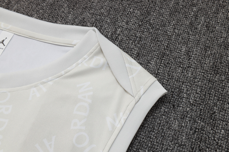 2025/26 Paris Light gray Training Set Shirt and Shorts