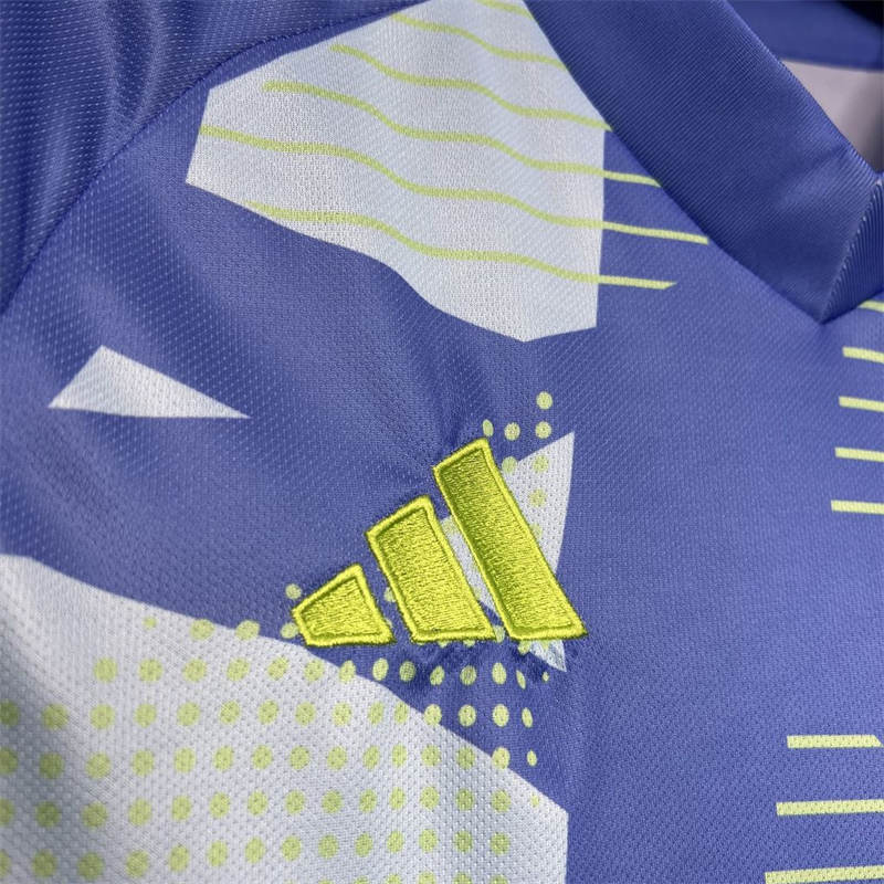 2024/25 Manchester United Goalkeeper Jersey Fan Version