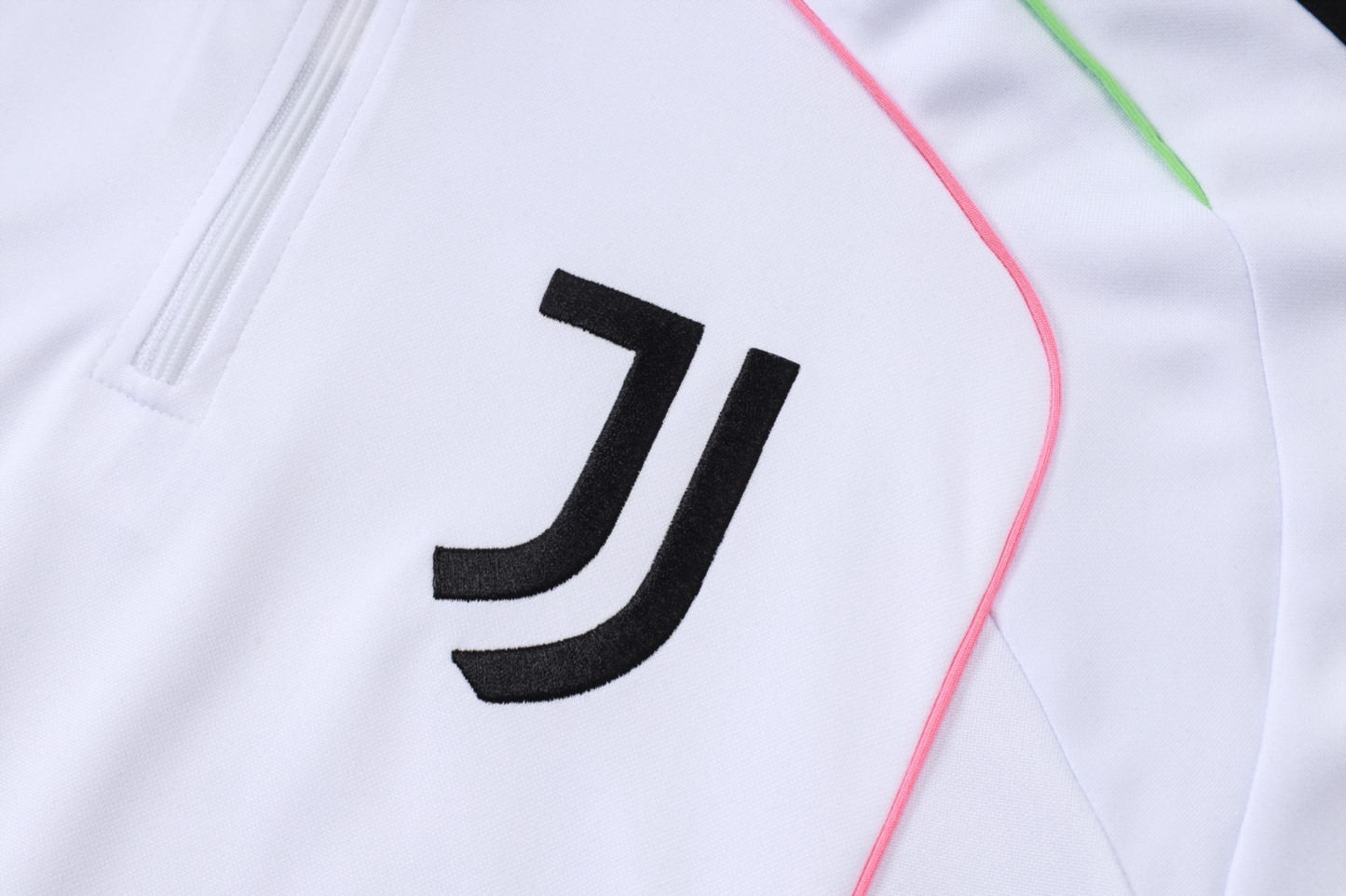 202526 Juventus white Long-sleeved half-pull training kit Football team kit