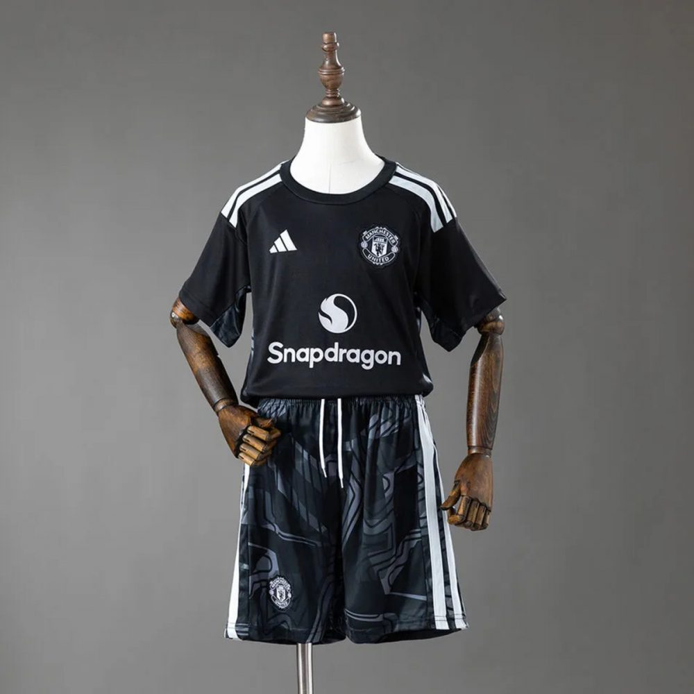 2026/27 Manchester United Goalkeeper Kids Kits