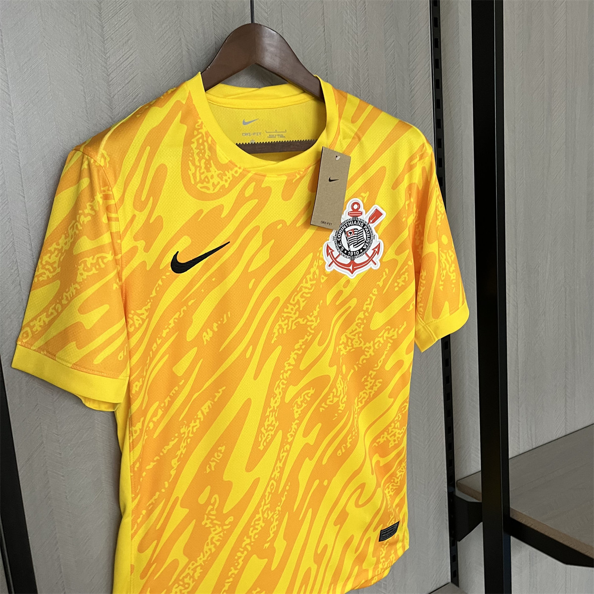 2024/25 Corinthians Goallkeeper Yellow Jersey Fan Version