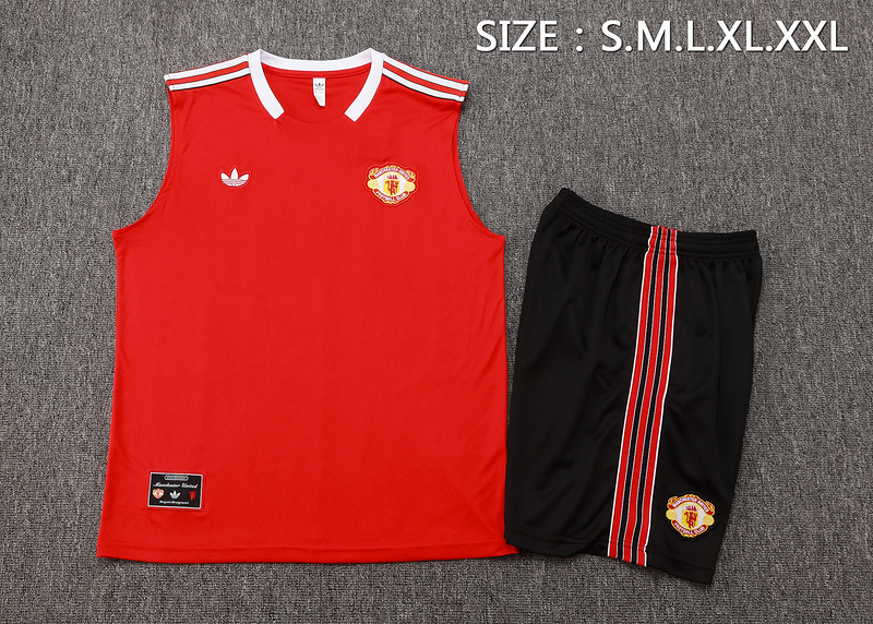 2025/26 Manchester United Red Training Set Shirt and Shorts
