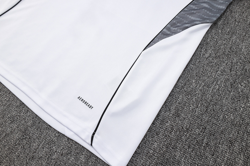 202526 Real Madrid White Long-sleeved half-pull training kit Football team kit