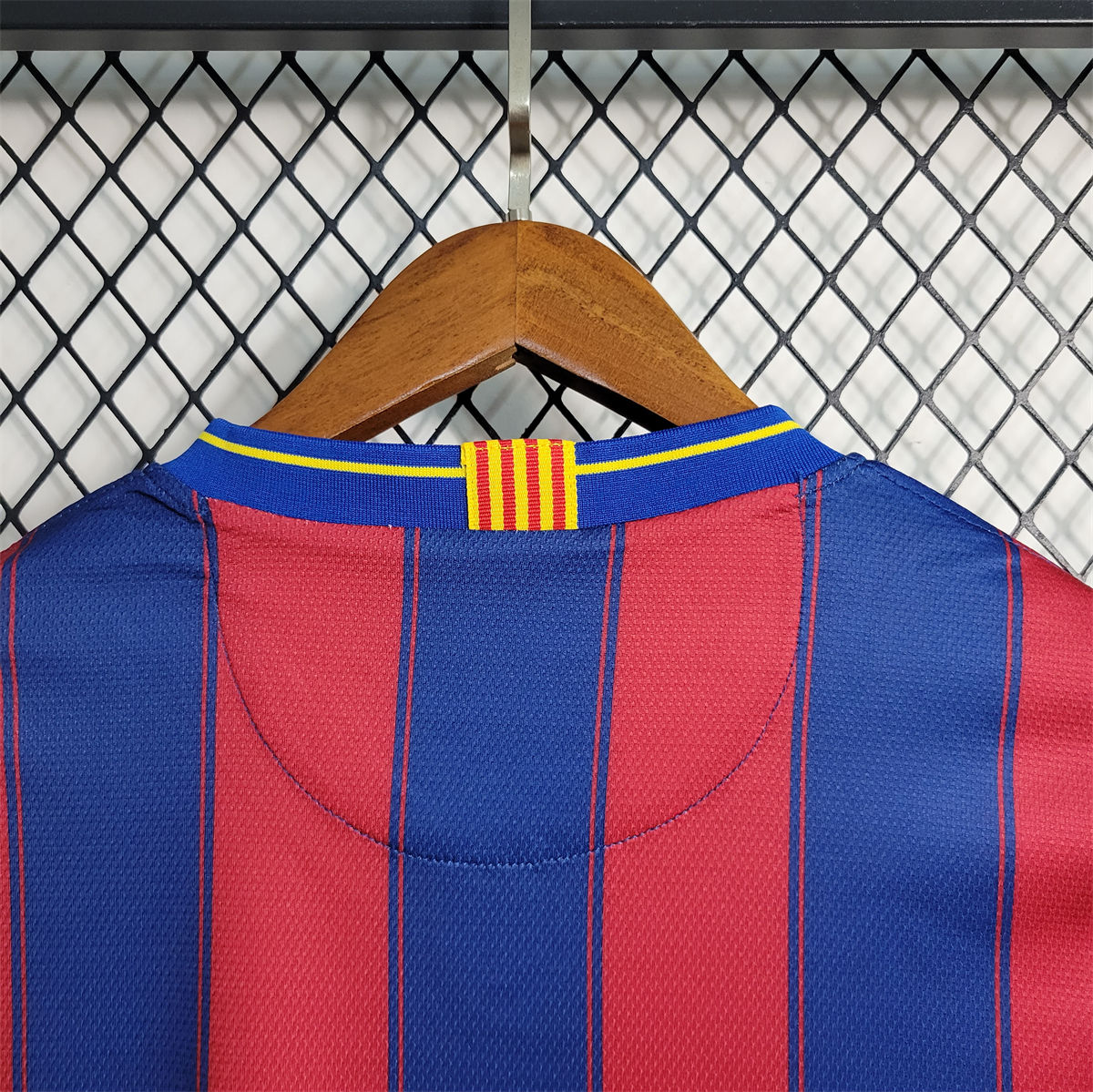 Retro Barcelona 09/10 Home jersey Fan Version
