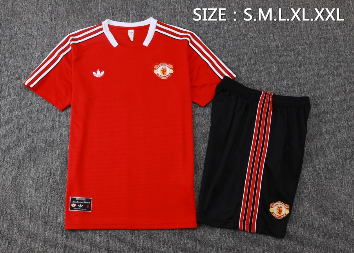 2026 Manchester United Red Training Set Shirt and Shorts