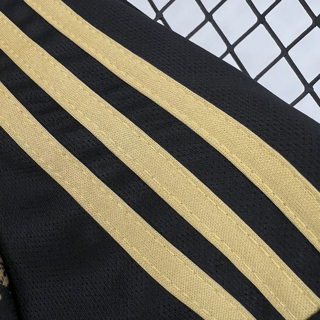 24/25 Real Madrid Black Special Edition Jersey Fan Version