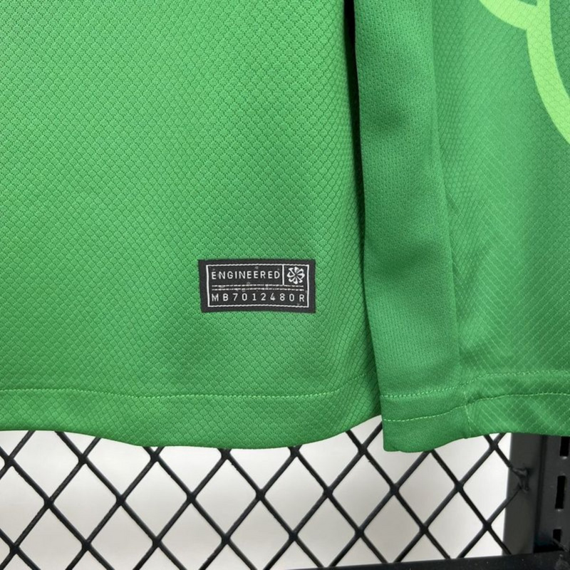 2025/26 PSG Green goalkeeper Long Sleeves jersey Fan Version