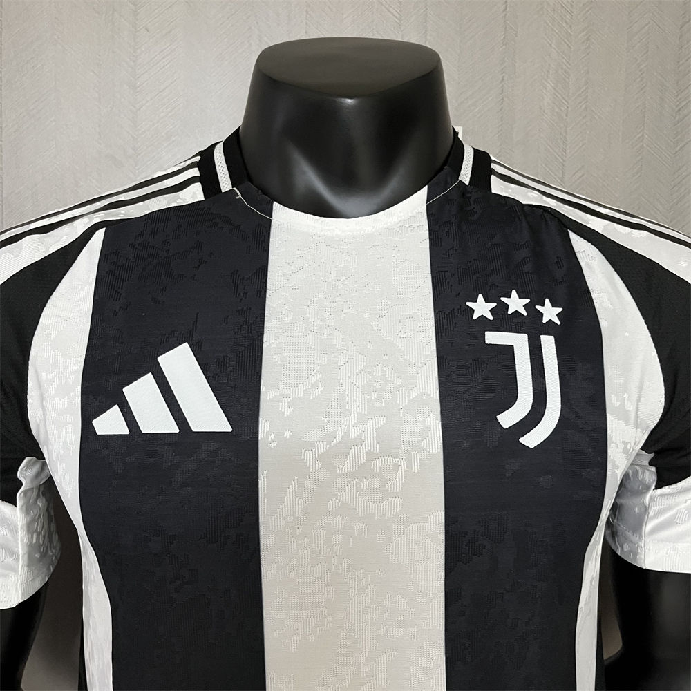 24/25 Juventus Home Jersey Player Version