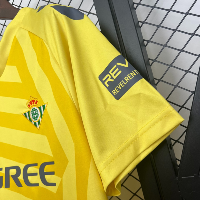 2025/26 Real Betis Goalkeeper Yelloe jersey Fan version
