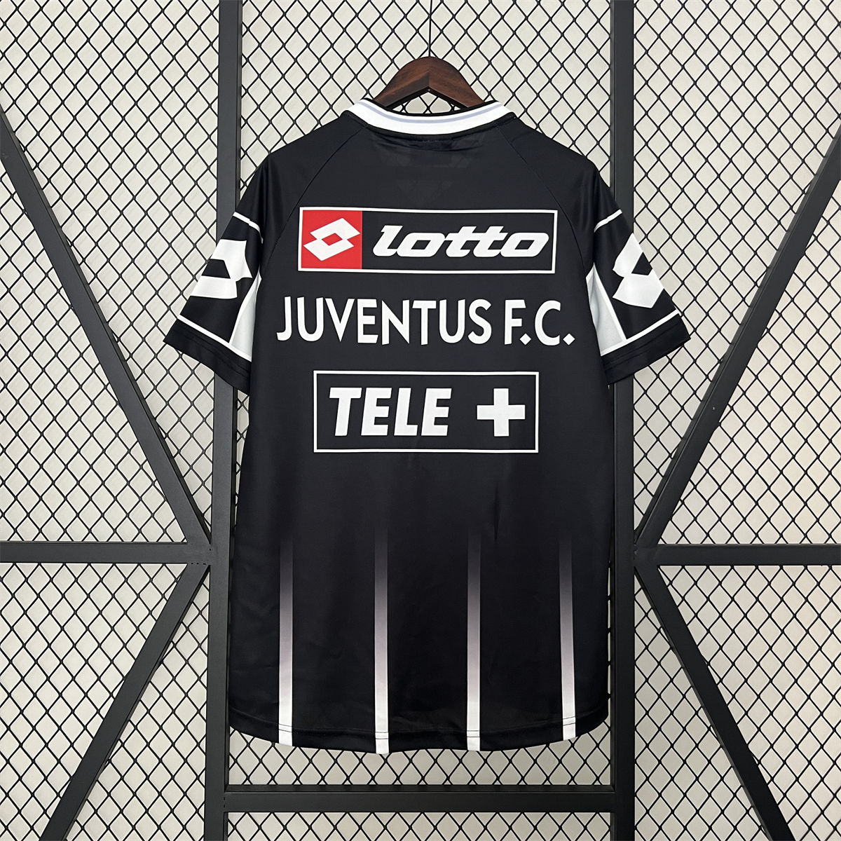Retro Juventus 00/01 Black jersey Fan Version
