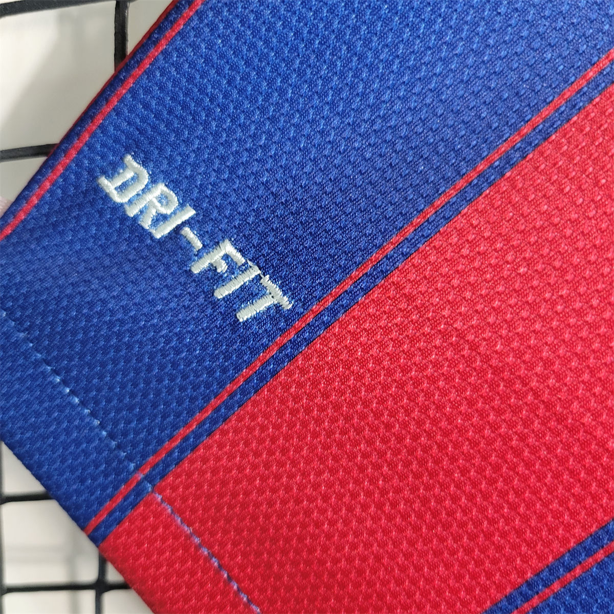 Retro Barcelona 09/10 Home jersey Fan Version