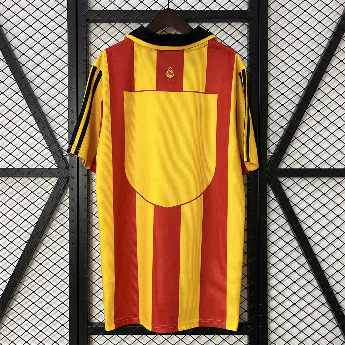 Retro Galatasaray 99/00 home jersey Fan Version