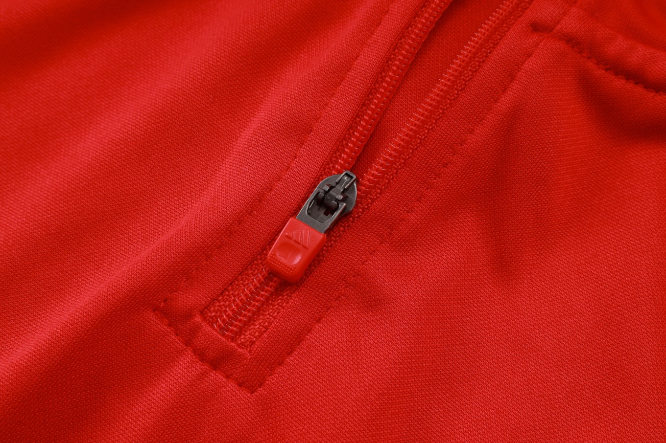 2026 Germany Red Long-sleeved half-pull training kit