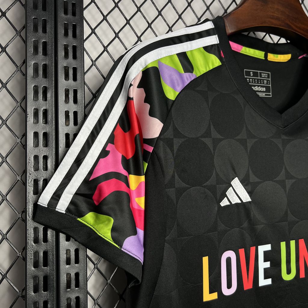 2024/25 Manchester United Pre-Match Training Jersey Fan Version