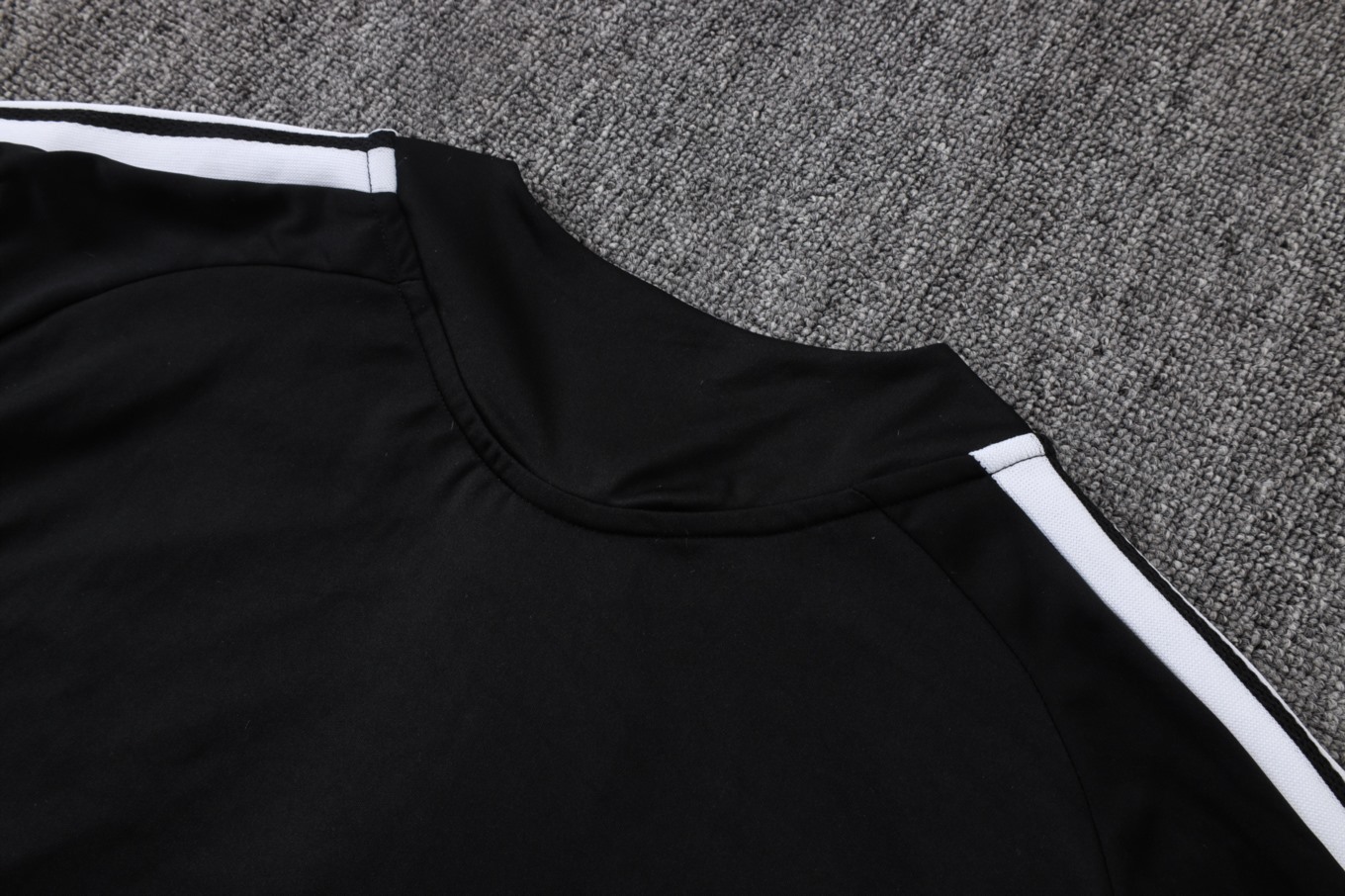 2026 Real Madrid Black Long-sleeved half-pull training kit
