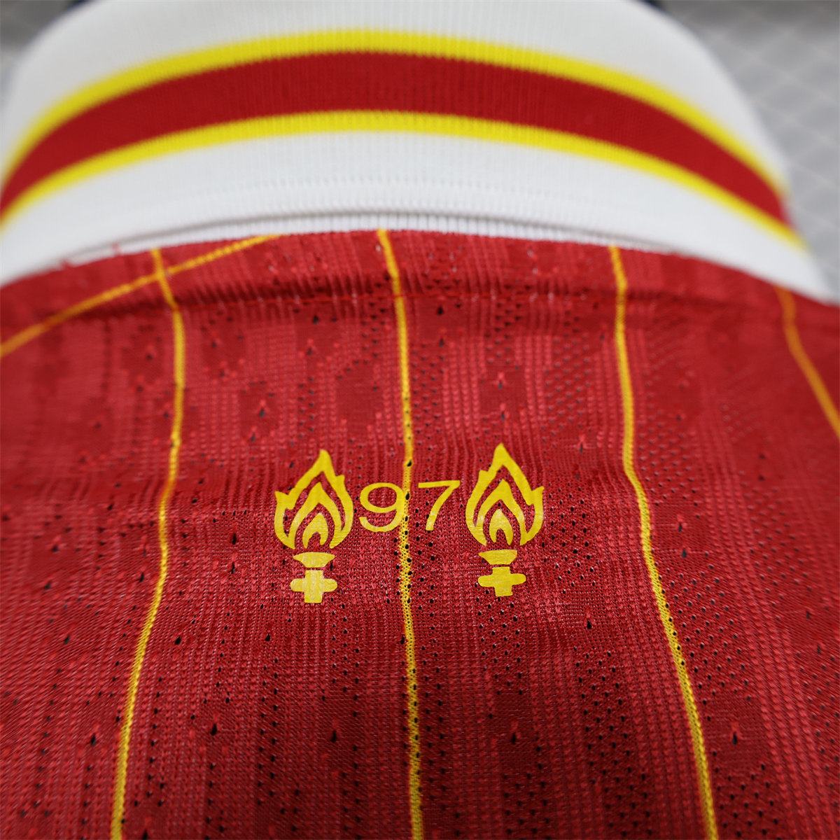 24/25 Liverpool Home Jersey Long Sleeve Player Version