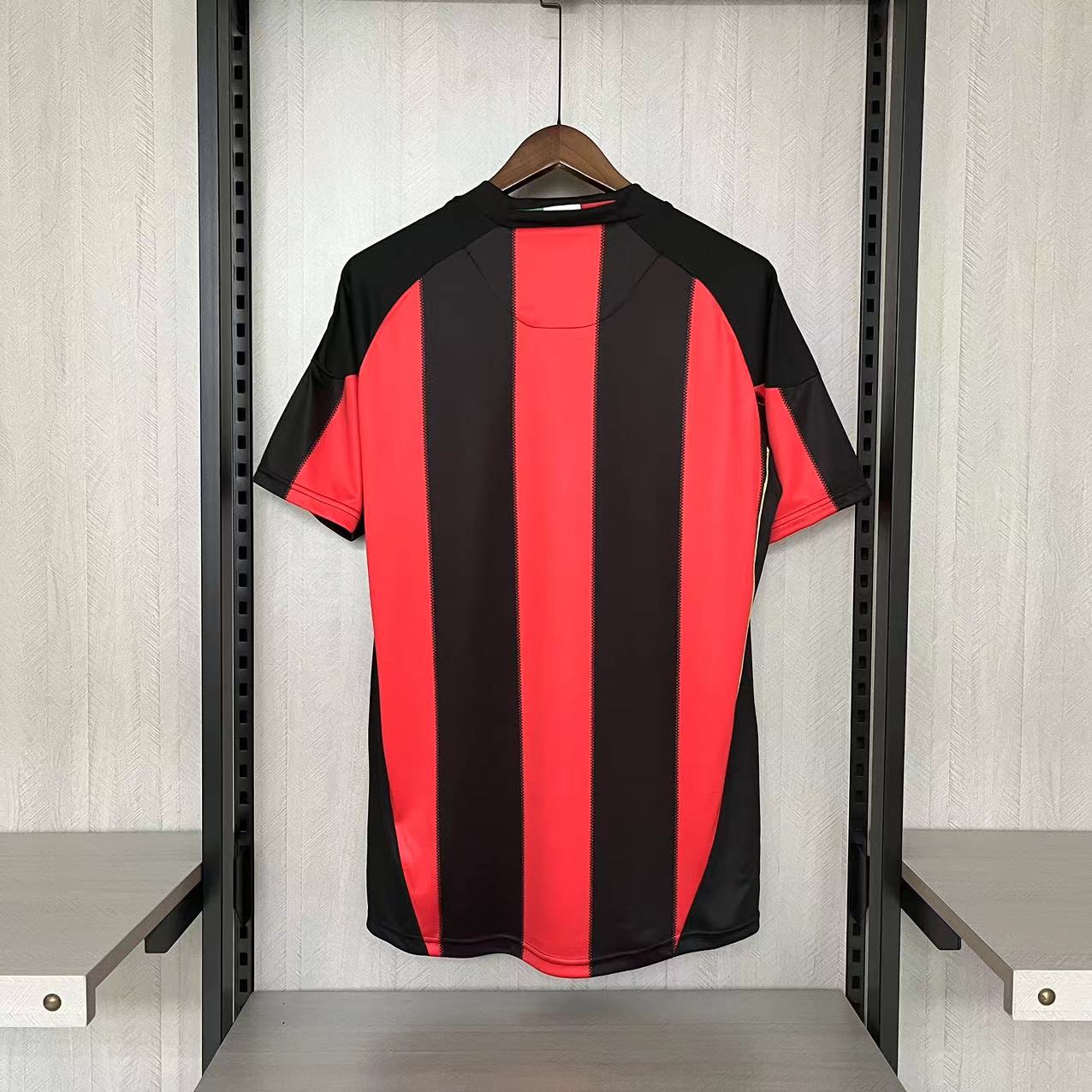 Retro AC Milan 2010/11 Home jersey Fan Version