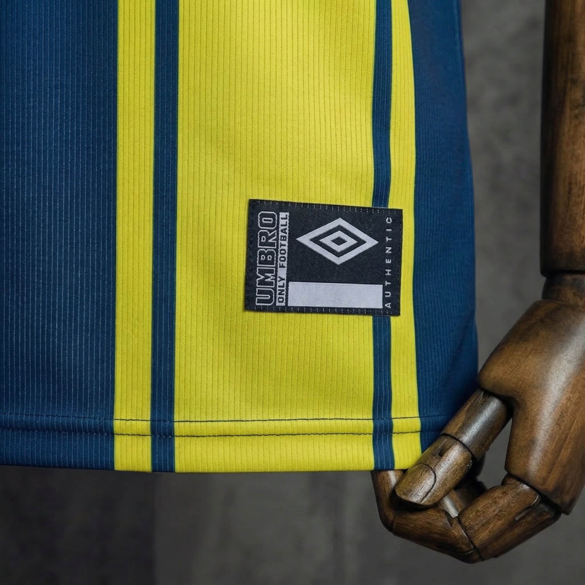 Retro 1998/99 Rosario Central Home Jersey Fan Version