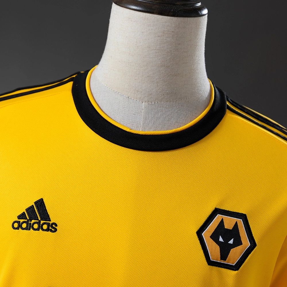 Retro Wolves 2018/19 Home jersey Fan Version