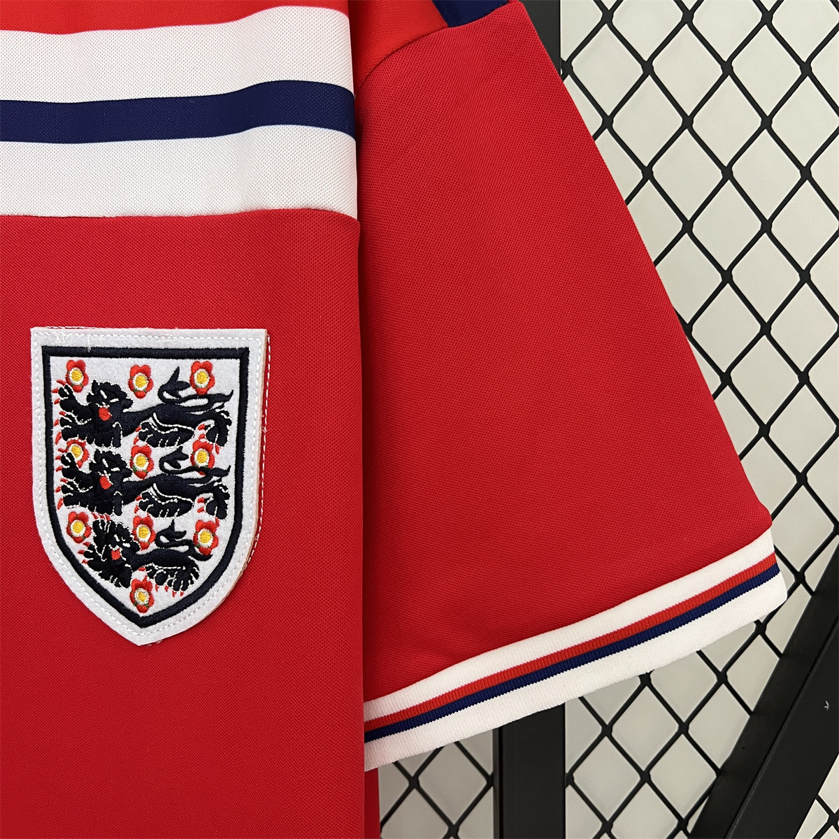 Retro England 1982 Away jersey Fan Version