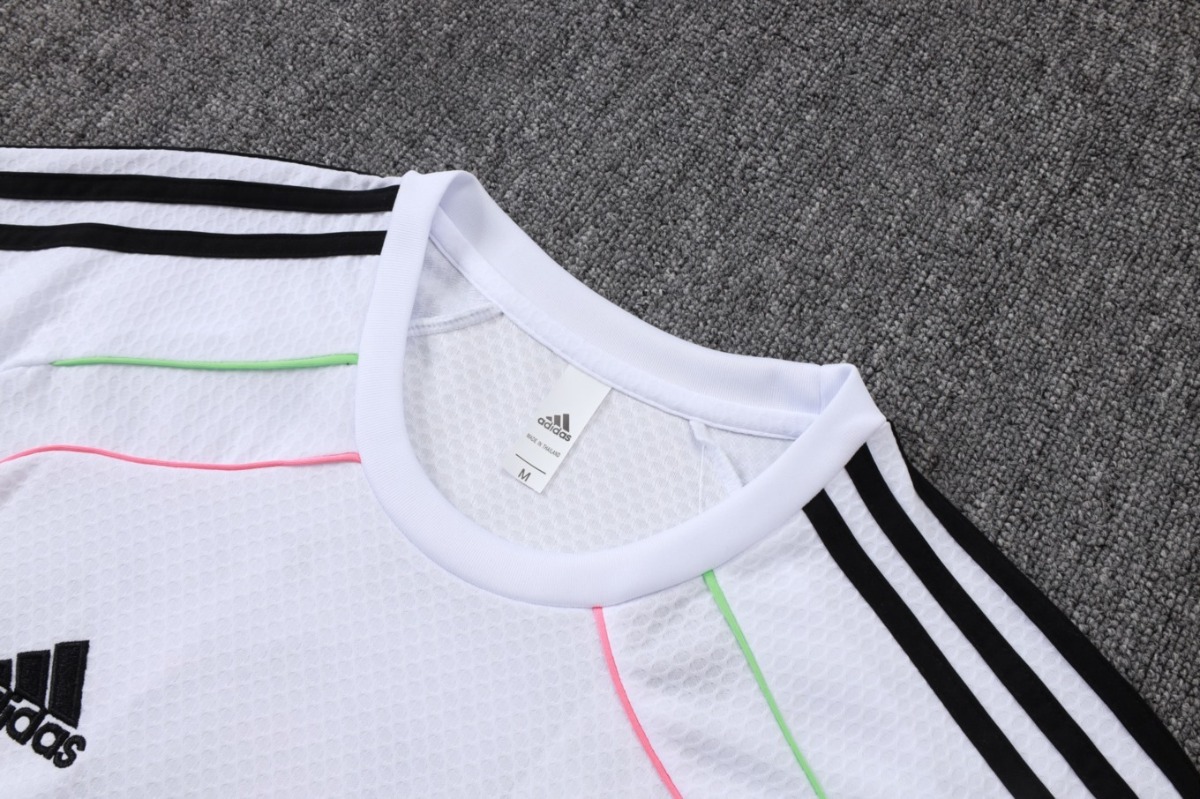 2026 Liverpool White Training Set Shirt and Shorts