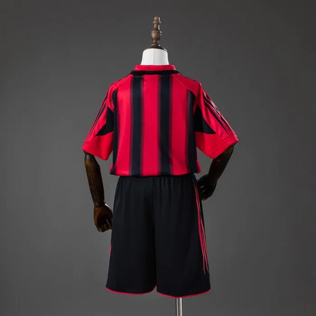 Retro AC Milan 2004/05 Home Kid Kits