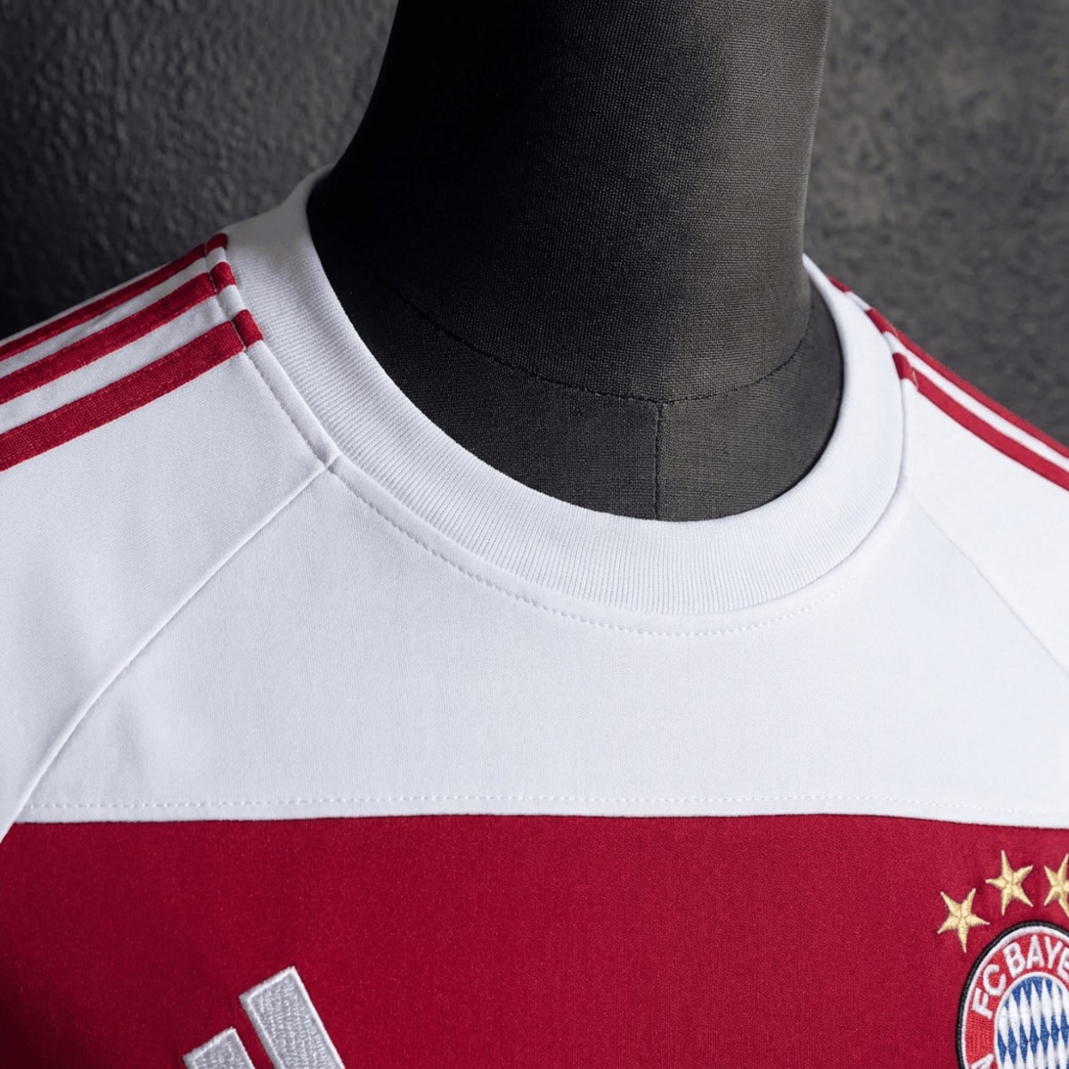 2025/26 Bayern Munich Long Sleeve White Sweatshirt