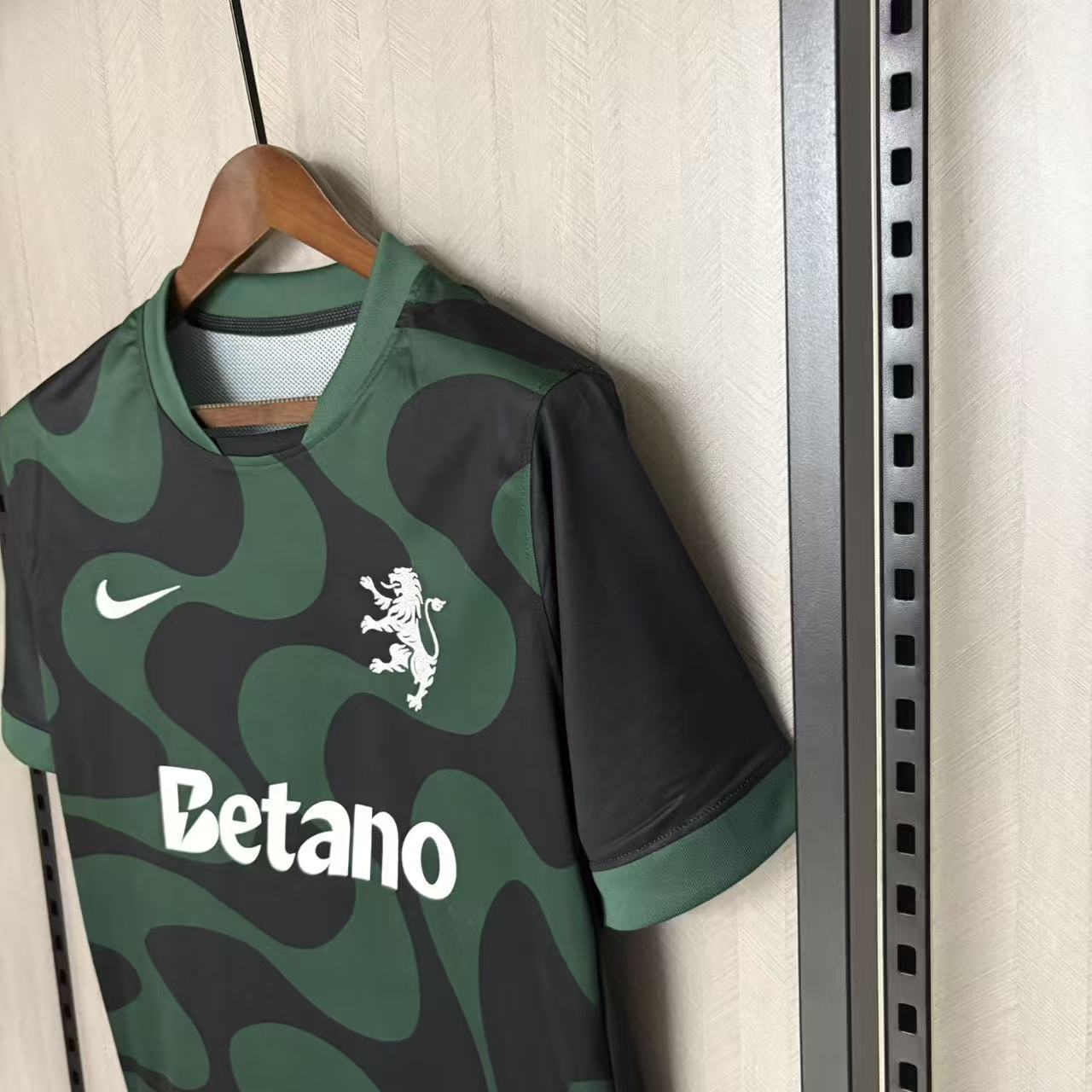 2025/26 Sporting Lisbon Second away jersey Fan version