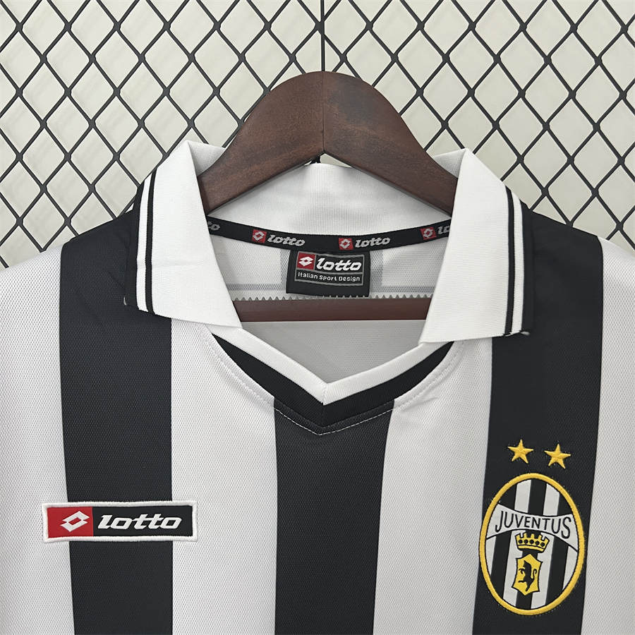 Retro Juventus 01/02 Home  jersey Fan Version