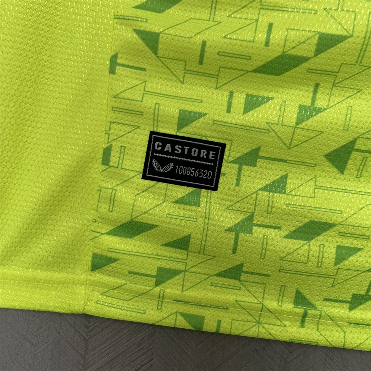 2023/24 Wolves Goalkeeper Jersey Fan Version