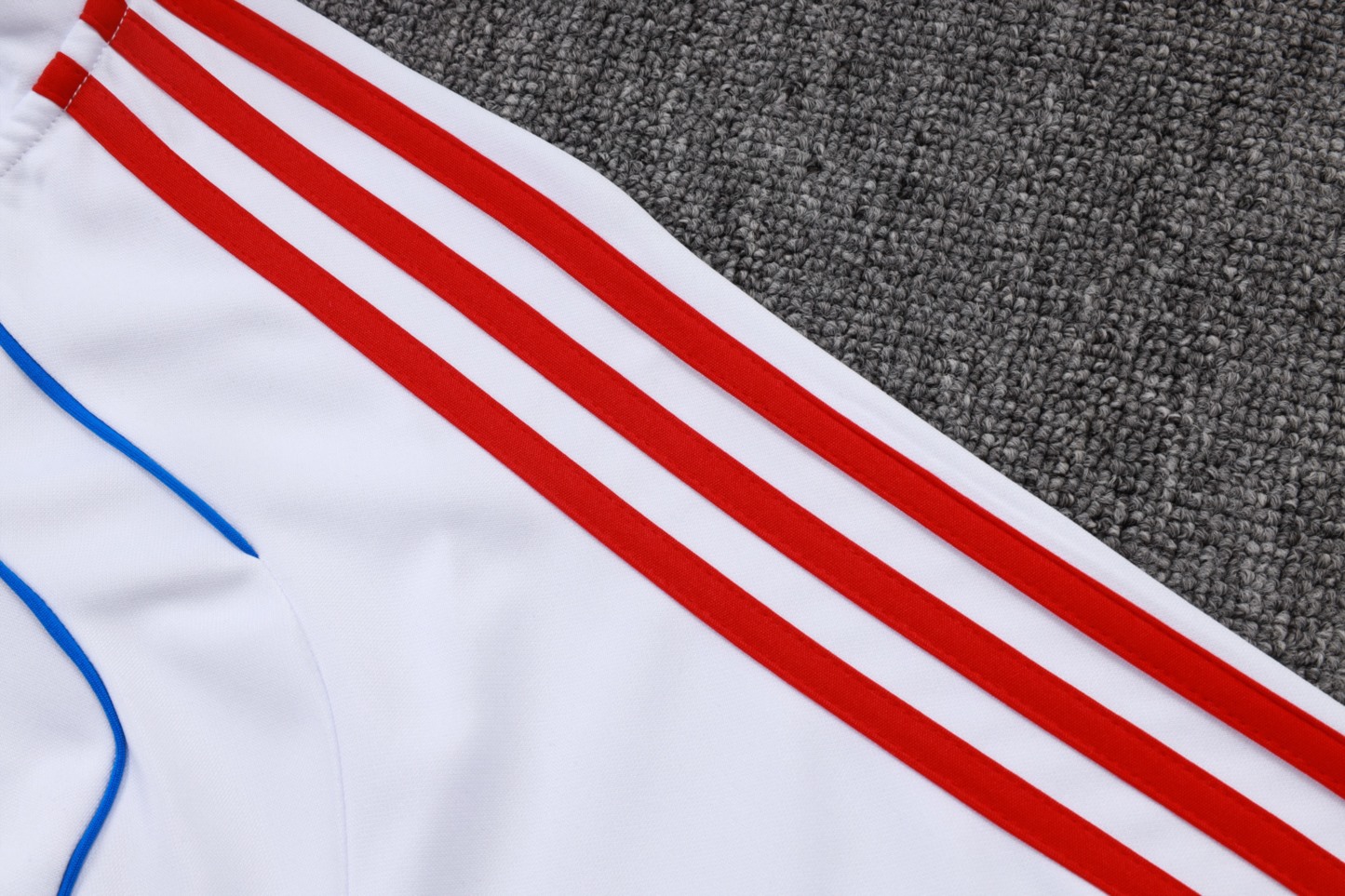202526 Bayern Munich white Long-sleeved half-pull training kit Football team kit